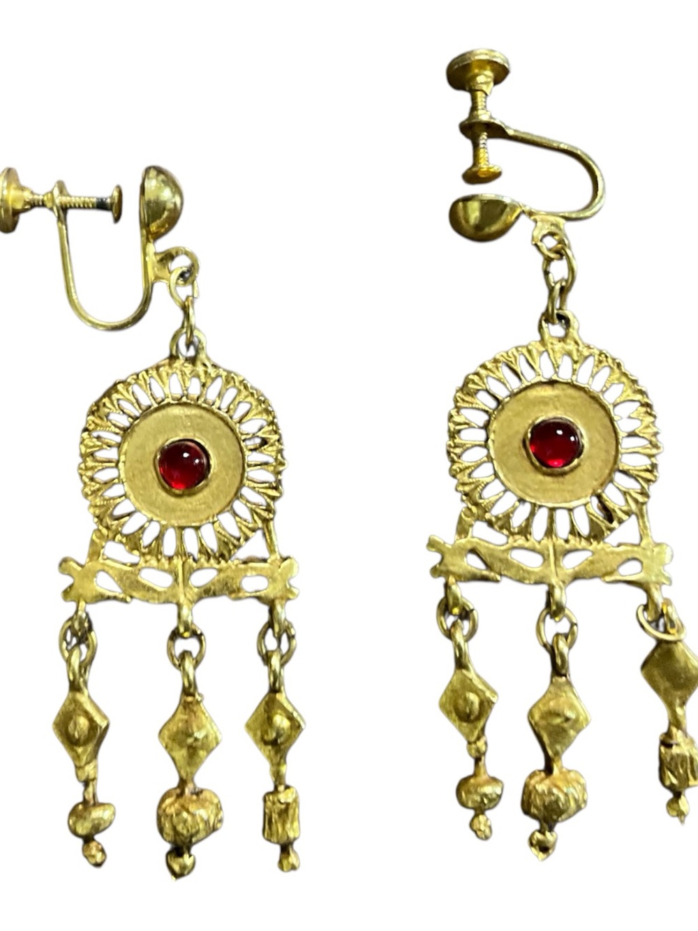 Vintage Red Cabochon Gold Tone Chandelier Screw Back Earrings Boho Dangle